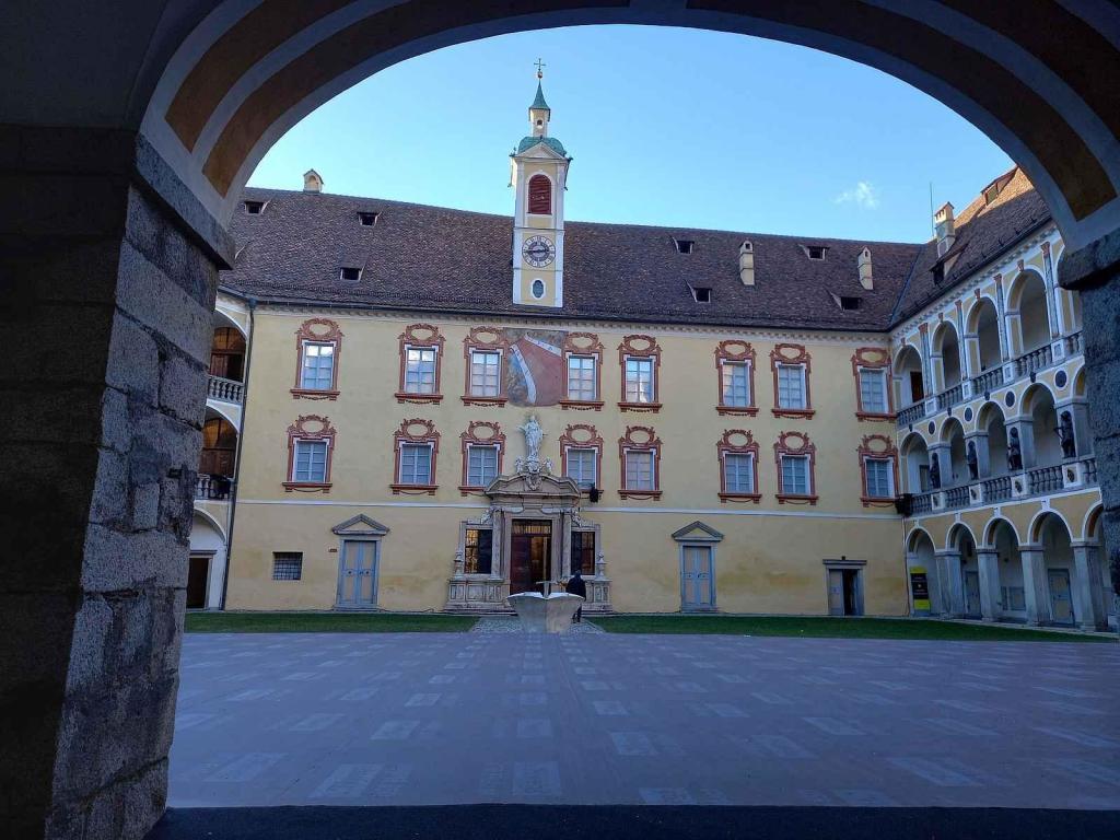 Město Brixen jistě stojí za prohlídku.