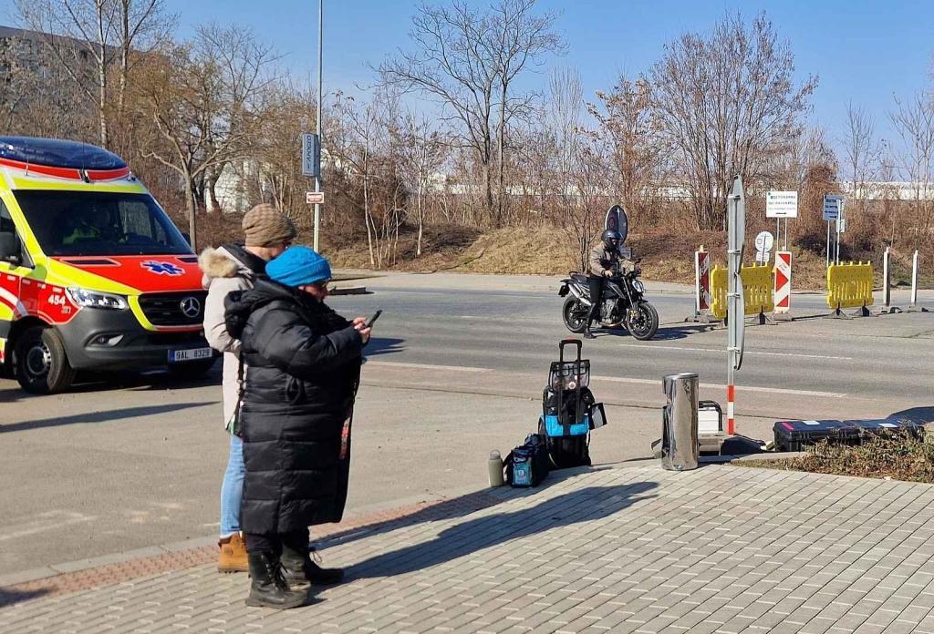 Filmaři zabrali Rohanské nábřeží. Řidiči musí objížďkou.