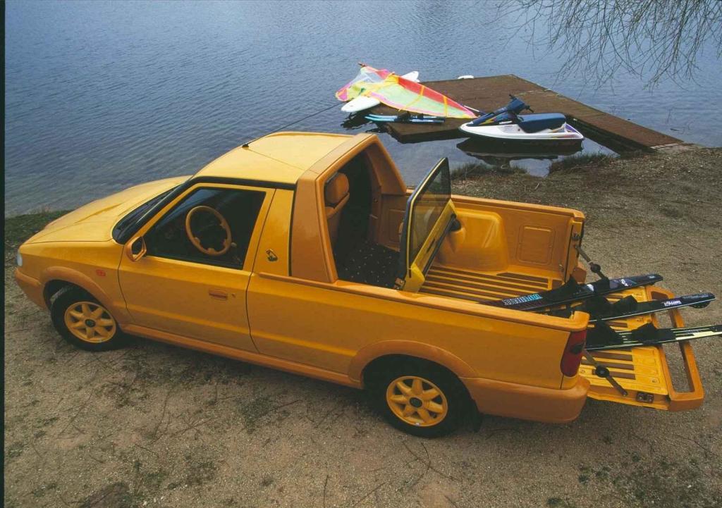 Auto se vždy fotografovalo ve spojitosti s nějakými venkovními aktivitami.