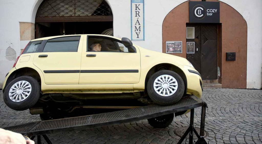Z natáčení komedie Když se zhasne v Olomouci