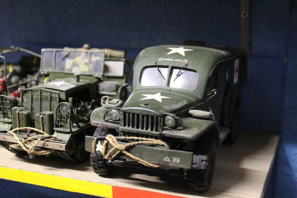Sanita Dodge a jeden z tahačů.