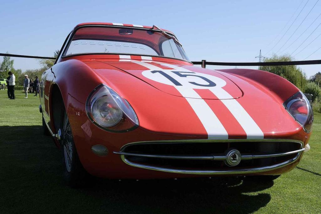 Slavnostní zahájení přehlídky vzácných historických vozidel Automobilové klenoty 2025.
