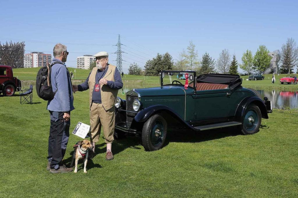 Slavnostní zahájení přehlídky vzácných historických vozidel Automobilové klenoty 2025.