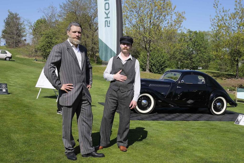 Slavnostní zahájení přehlídky vzácných historických vozidel Automobilové klenoty 2025.