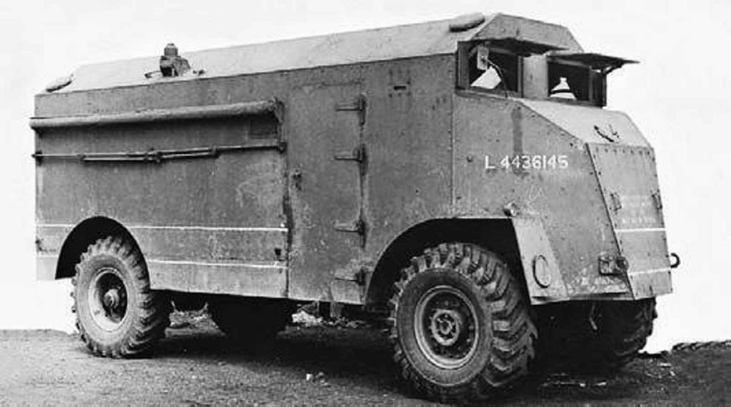 Obrněné velitelské vozidlo ACV AEC Dorchester. Používala jej hlavně britská armáda, ale i Československá samostatná obrněná brigáda ve Velké Británii. Tři ukořistil německý Afrika Korps.