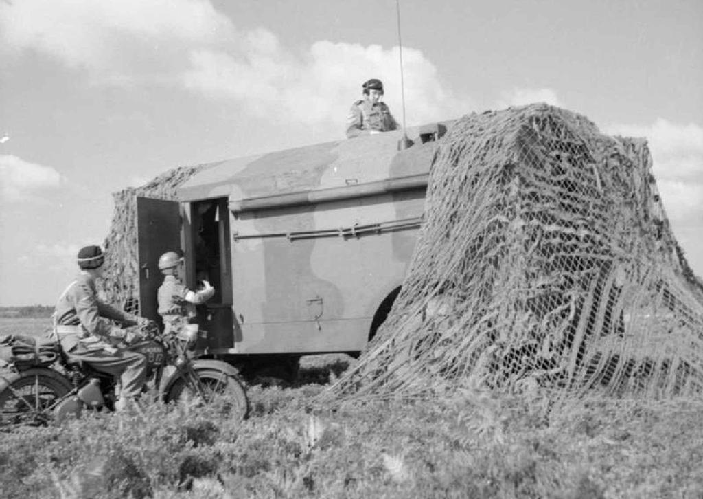 Obrněné velitelské vozidlo ACV AEC Dorchester. Používala jej hlavně britská armáda, ale i Československá samostatná obrněná brigáda ve Velké Británii. Tři ukořistil německý Afrika Korps.
