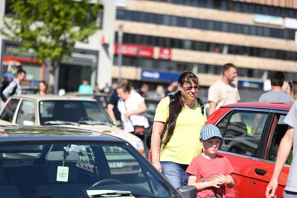 Prvomájová jízda automobilových veteránů 2025 v Ústí nad Labem.