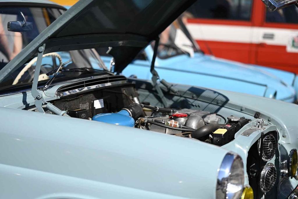 Prvomájová jízda automobilových veteránů 2025 v Ústí nad Labem.