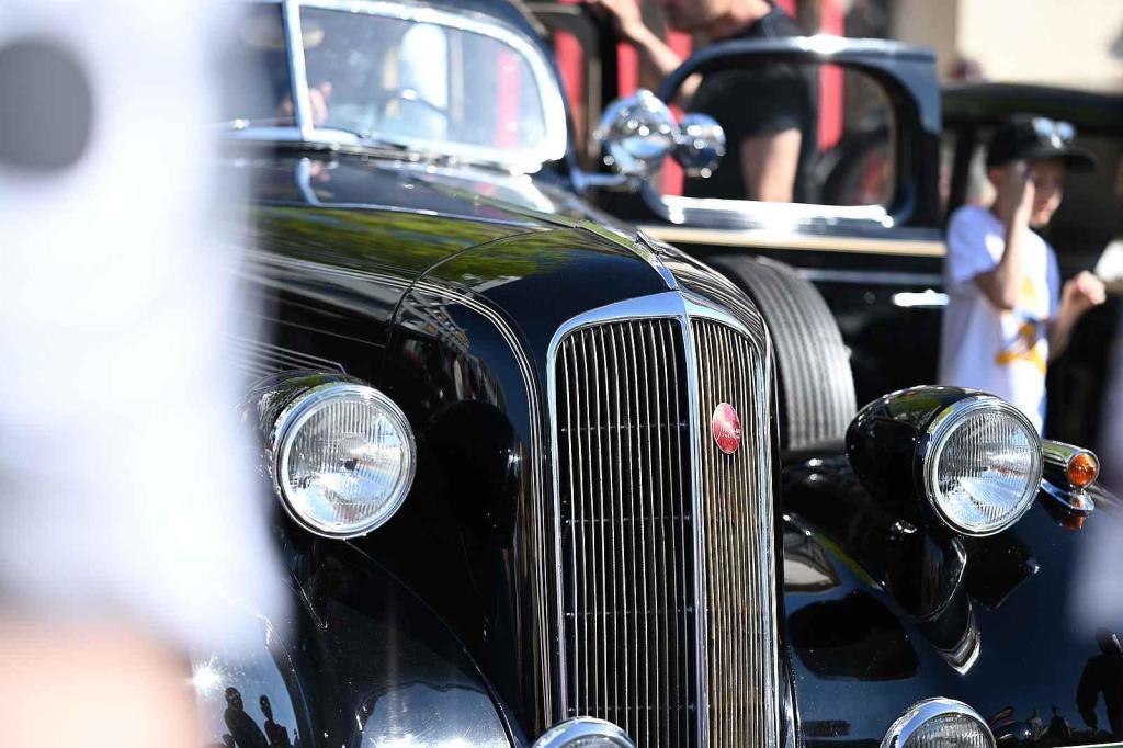 Prvomájová jízda automobilových veteránů 2025 v Ústí nad Labem.