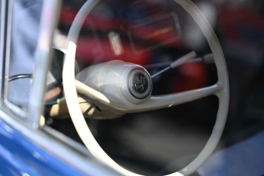Prvomájová jízda automobilových veteránů 2025 v Ústí nad Labem.