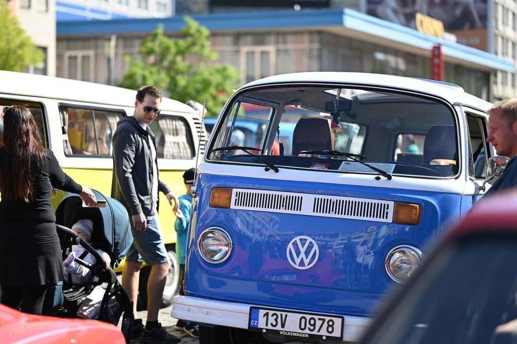 Prvomájová jízda automobilových veteránů 2025 v Ústí nad Labem.