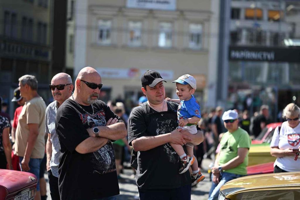 Prvomájová jízda automobilových veteránů 2025 v Ústí nad Labem.