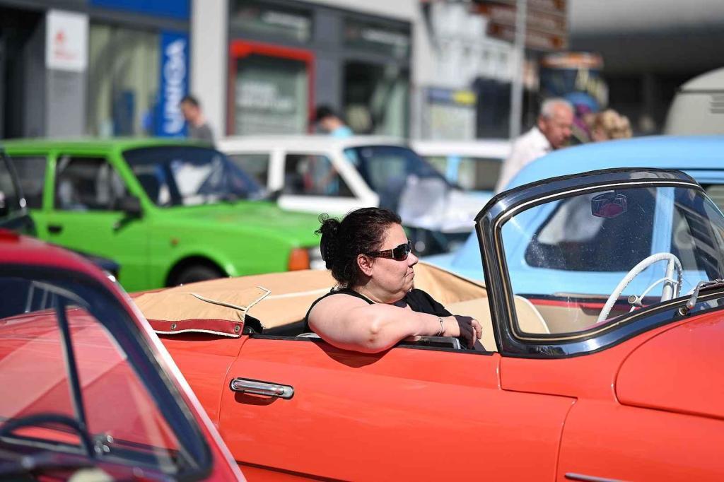 Prvomájová jízda automobilových veteránů 2025 v Ústí nad Labem.