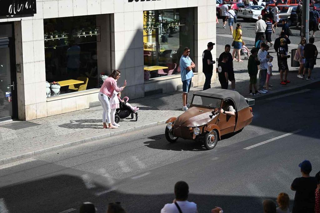 Prvomájová jízda automobilových veteránů 2025 v Ústí nad Labem.
