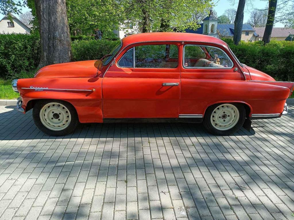 Motory, co něco pamatují. Tak to vypadalo v Jiřících na prvního máje. Podívejte se.