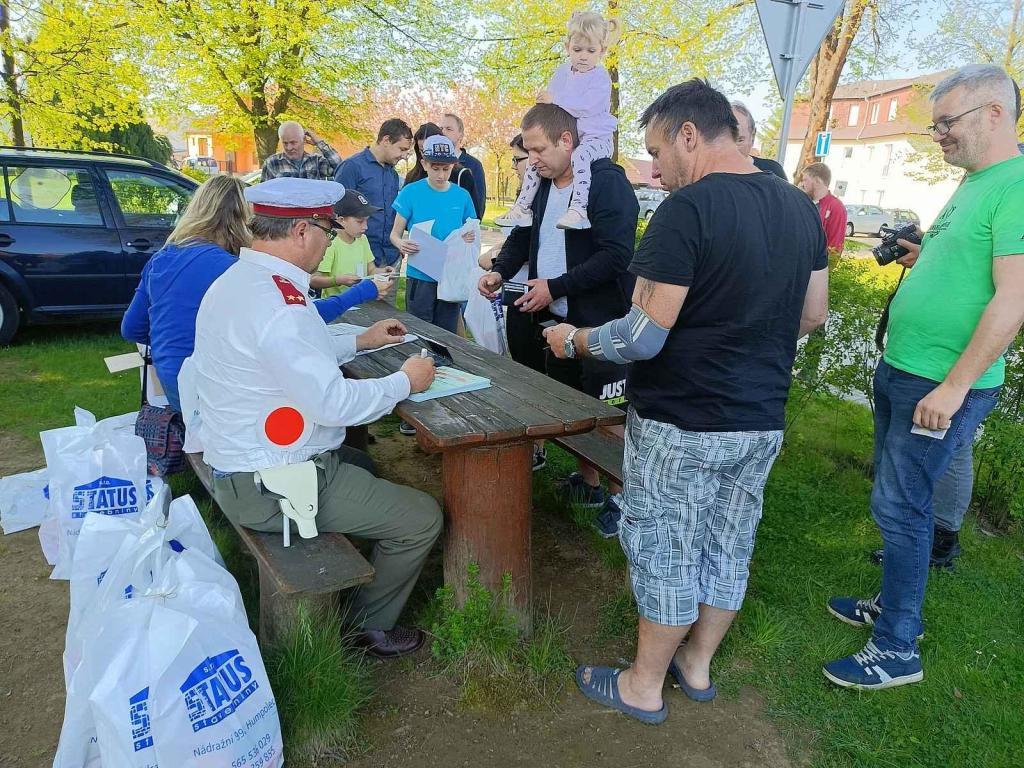 Motory, co něco pamatují. Tak to vypadalo v Jiřících na prvního máje. Podívejte se.