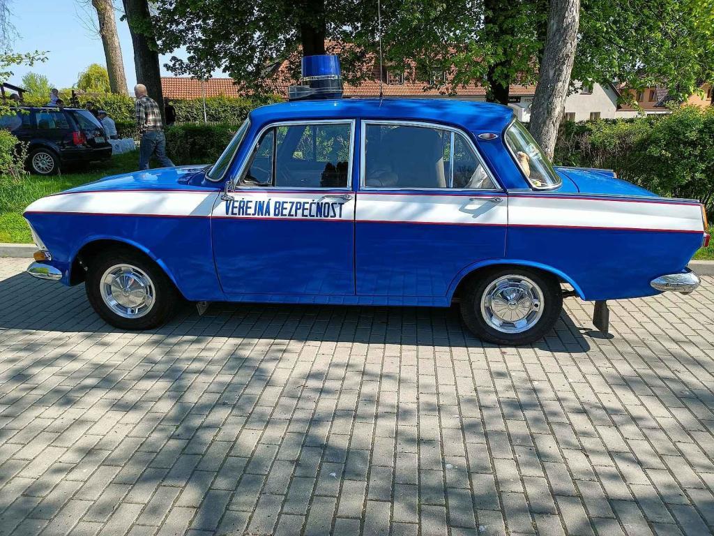 Motory, co něco pamatují. Tak to vypadalo v Jiřících na prvního máje. Podívejte se.