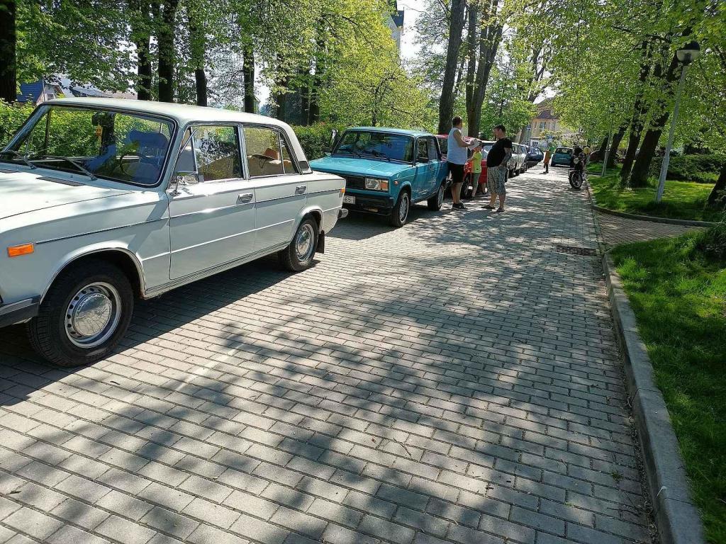 Motory, co něco pamatují. Tak to vypadalo v Jiřících na prvního máje. Podívejte se.