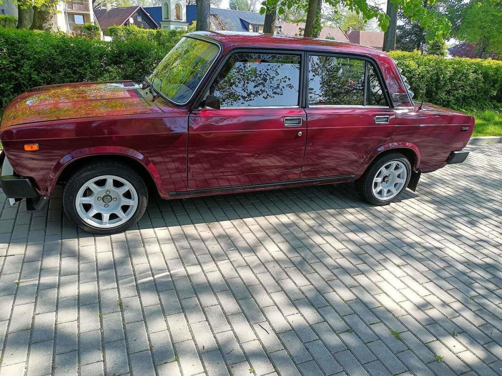 Motory, co něco pamatují. Tak to vypadalo v Jiřících na prvního máje. Podívejte se.