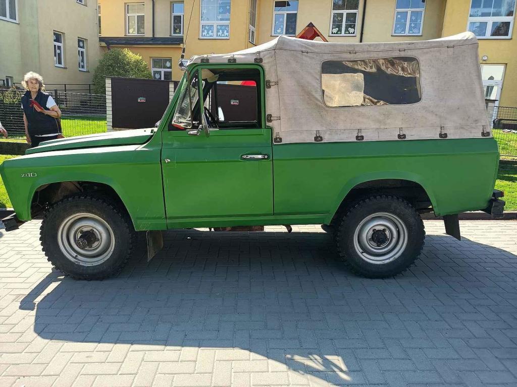 Motory, co něco pamatují. Tak to vypadalo v Jiřících na prvního máje. Podívejte se.