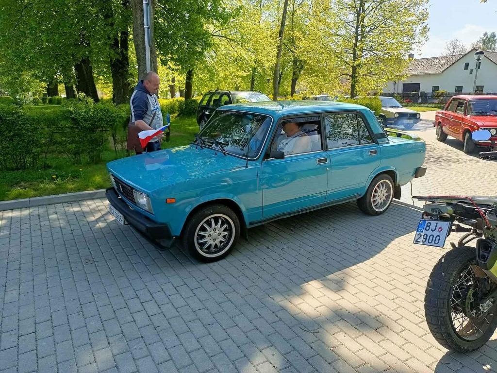 Motory, co něco pamatují. Tak to vypadalo v Jiřících na prvního máje. Podívejte se.