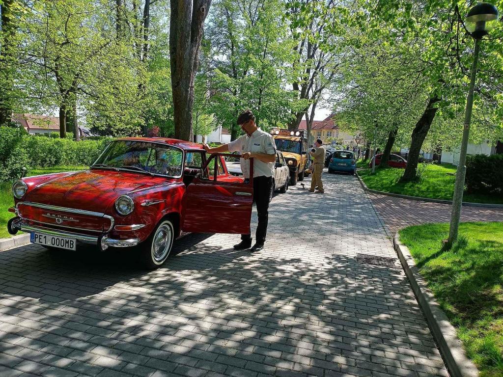 Motory, co něco pamatují. Tak to vypadalo v Jiřících na prvního máje. Podívejte se.