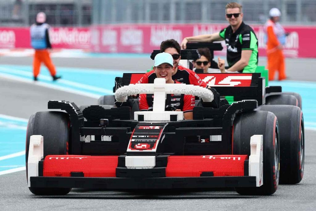 Pro Velkou cenu Miami připravilo Lego pojízdné modely v měřítku 1:1.