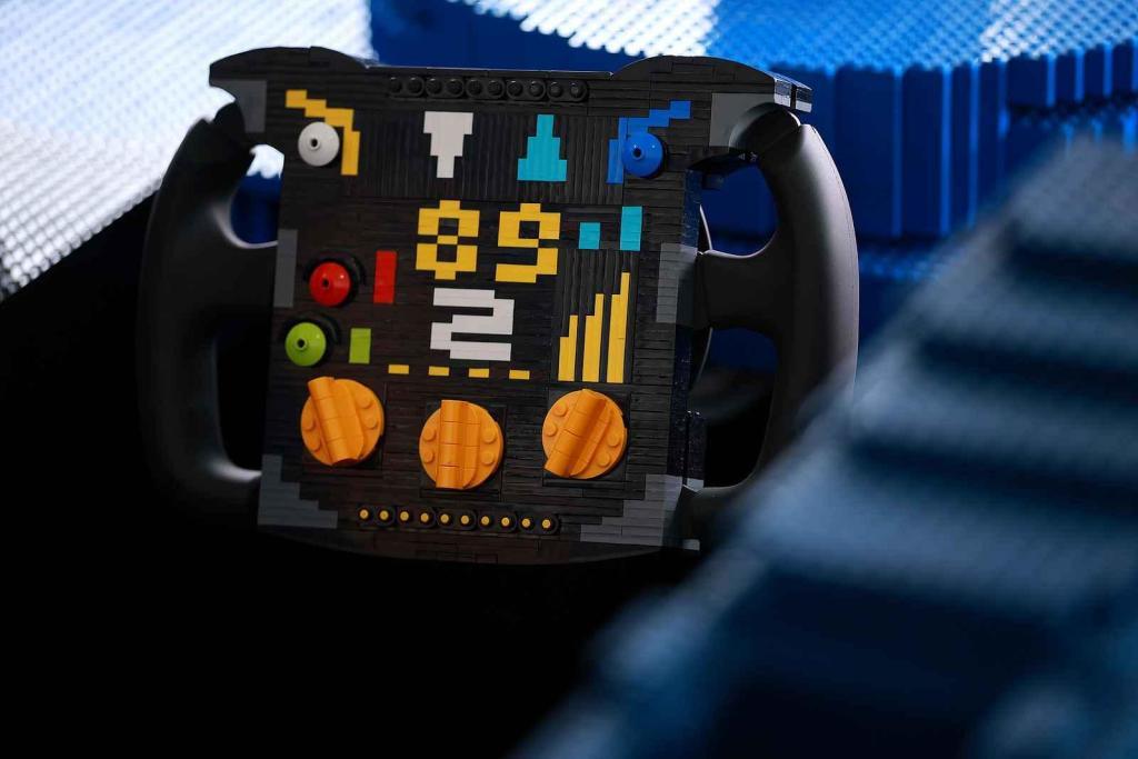 Jezdci F1 se v Miami projeli ve vozech LEGO, které byly postaveny v Česku.