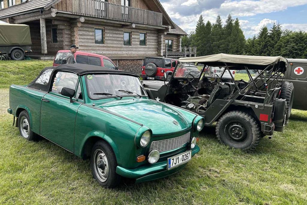Zajímavým zpestřením, nikoli však účastníkem soutěže, byl Trabant kabriolet