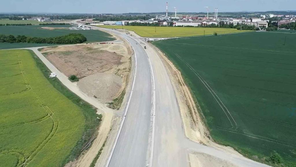 Průlet dronem nad stavbou D1 u Přerova, 13. května 2025