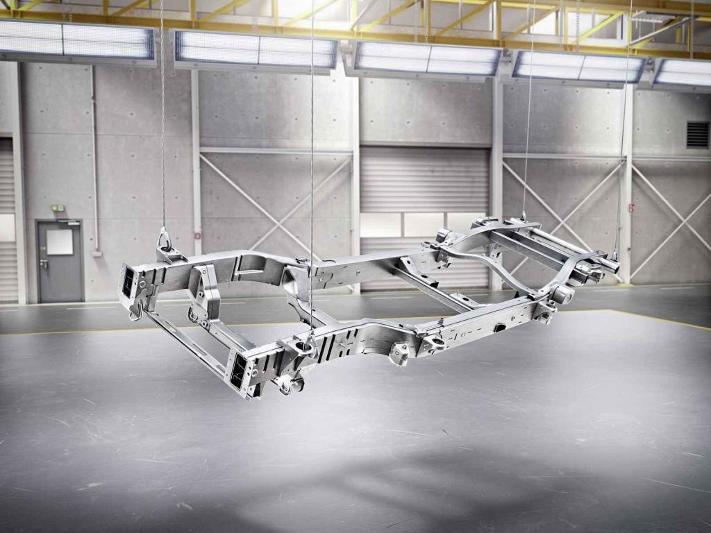 Holý žebřinový rám z modelu Mercedes-Benz třídy G