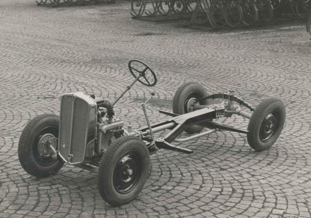 Historická konstrukce páteřového rámu z vozu Škoda 420