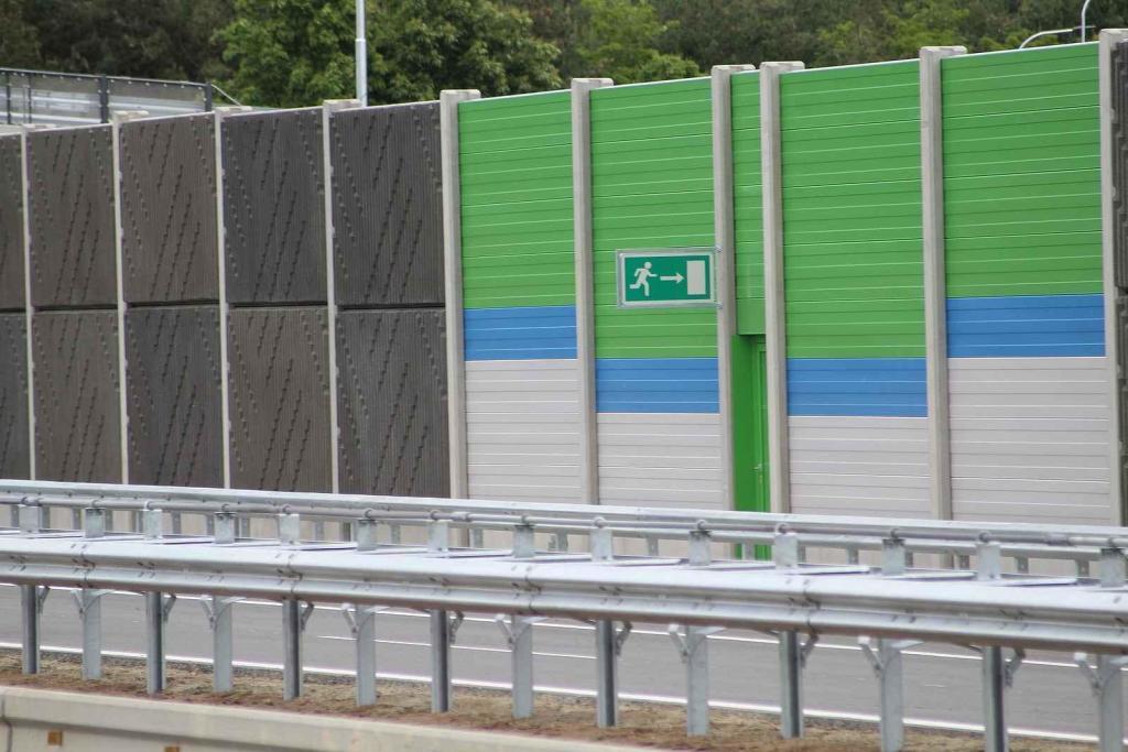 Dokončování dálničního úseku D55 u Bzence v závěru května 2025.