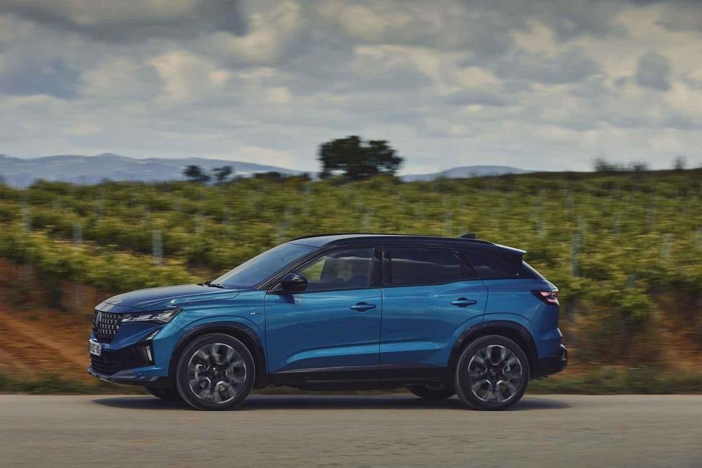 Austral je SUV střední velikosti.