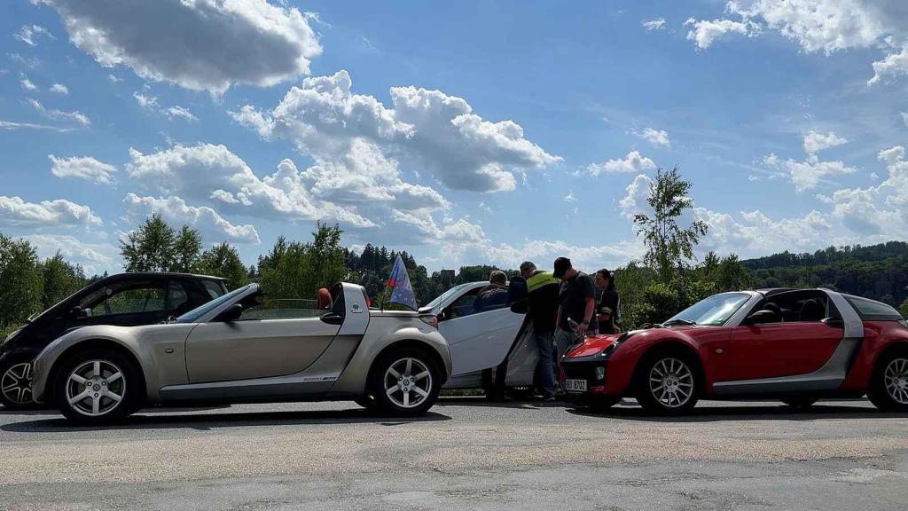 V Horních Jelčanech, v obci, kterou proslavil slavný rybníkář Jakub Krčín, jenž je spojený i s Třeboní, se o víkendu sešli nadšenci vozidel Smart, přijel i unikátní Crossblade.