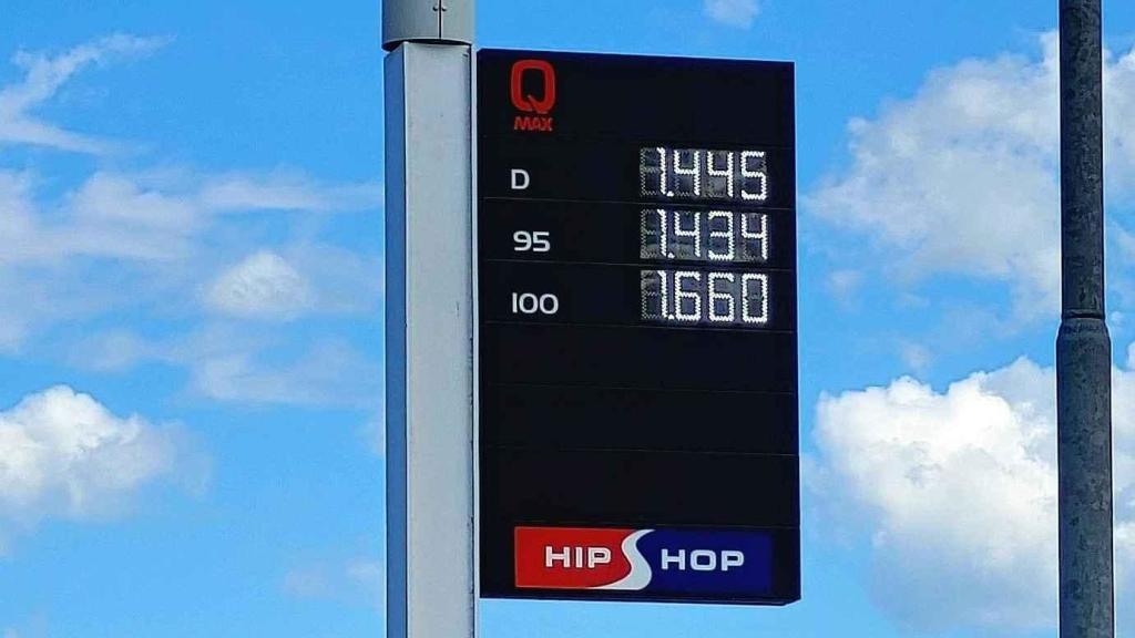 Ceny paliv na čerpací stanici ve Slovinsku.