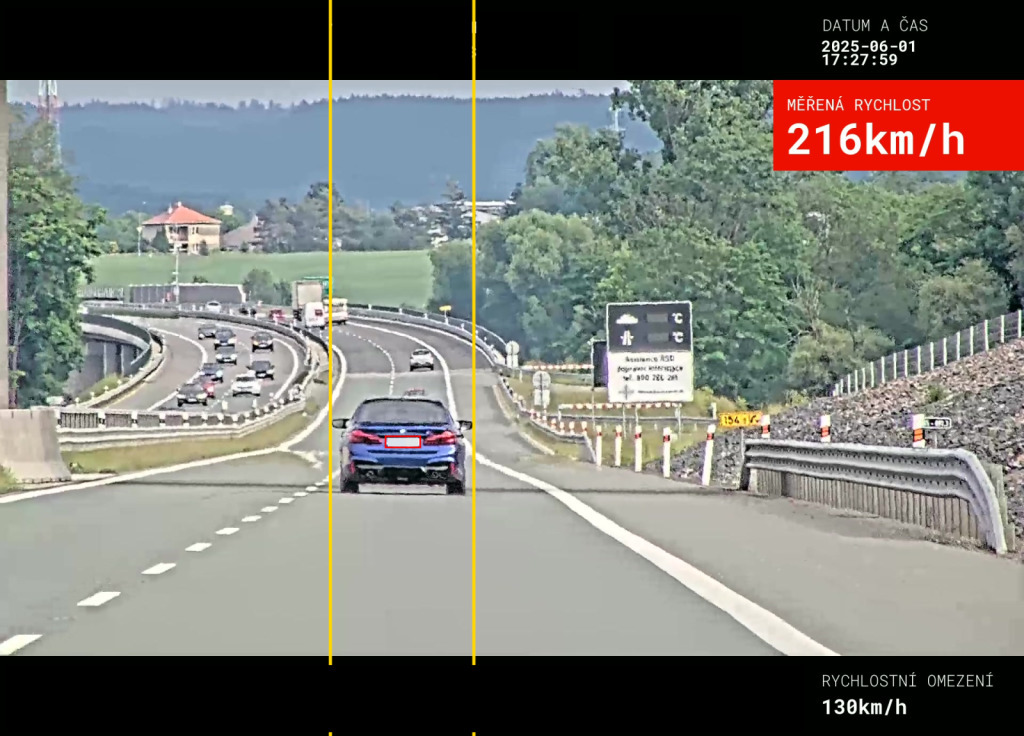 V bavoráku se muž řítil po D35 přes 200 km/h. Už je bez řidičáku