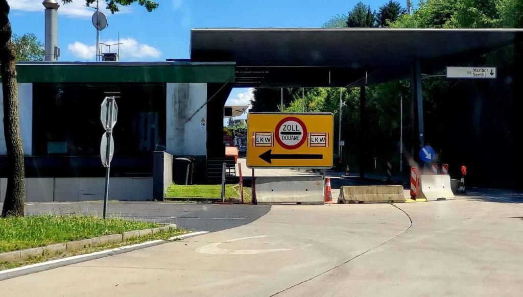 Opuštěná rakousko-slovinská hranice u Leibnitz