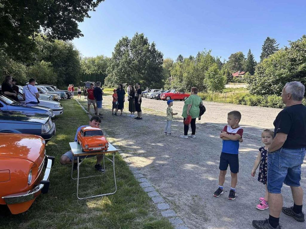 V Plané nad Lužnicí se v sobotu 14. června uskutečnil další sraz veteránů pod názvem Křížem krážem kolem Plané.