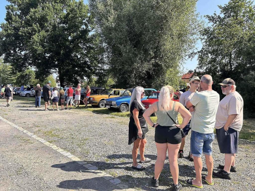 V Plané nad Lužnicí se v sobotu 14. června uskutečnil další sraz veteránů pod názvem Křížem krážem kolem Plané.