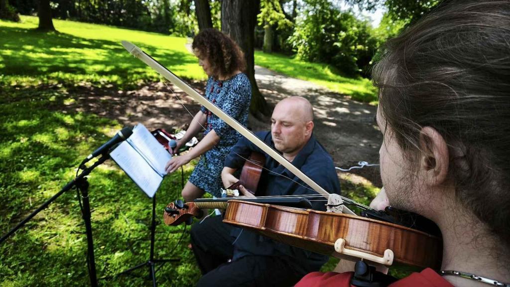Kia posloužila jako generátor pro koncert v Dětském domově v Broumově.