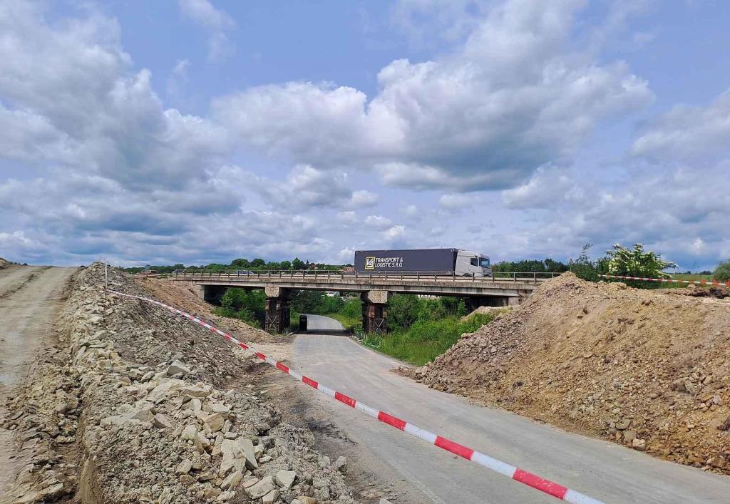 Na budování dálnice D7 je dopravní omezení