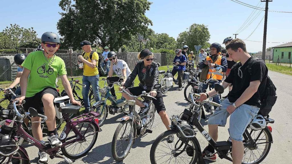 9. setkání motokol značky Solex v Táboře.