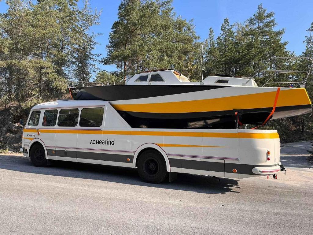 Současný stav- loď přesahuje vzadu celý autobus.