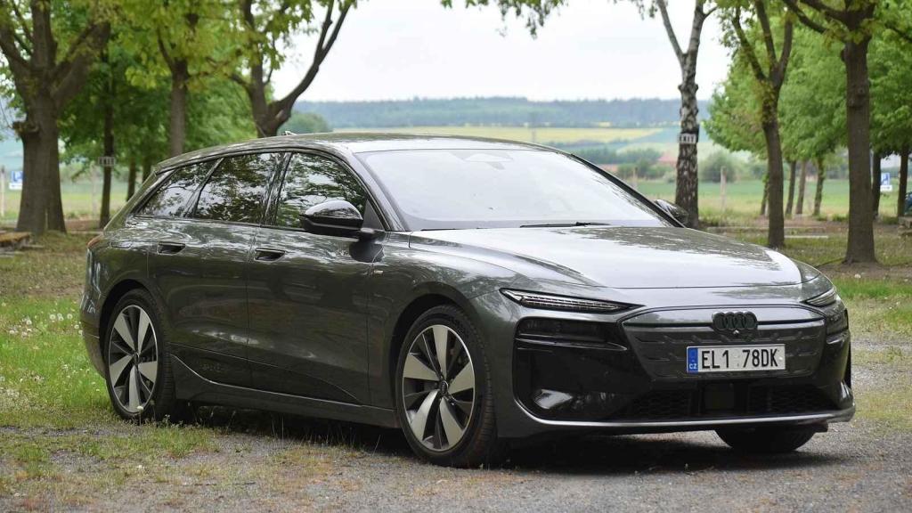 Audi A6 e-tron je hodně pohodlné auto s velmi dobrým dojezdem.
