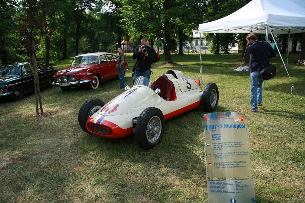 Tatra 607-2 na setkání Legendy v roce 2014.