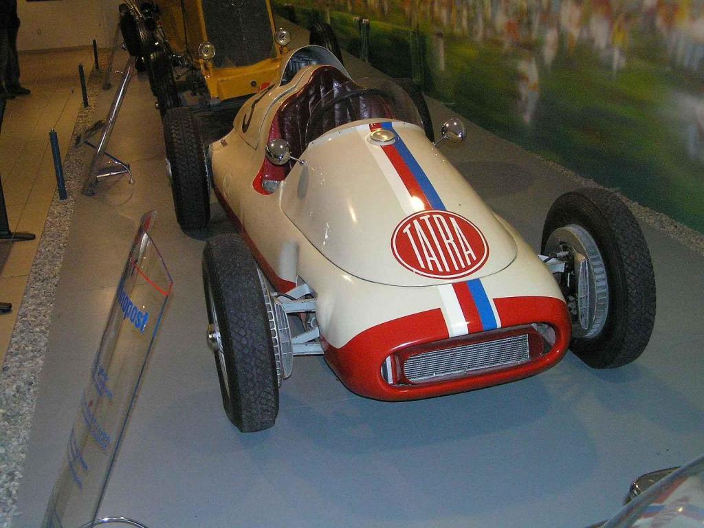 Jeden z dochovaných monopostů Tatra 607.