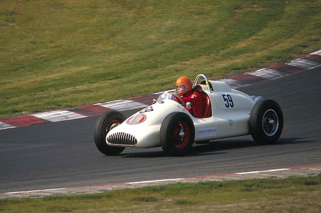 Monopost Tatra 607 při Oldtimer Grand Prix v roce 1989 na Nürburgringu.