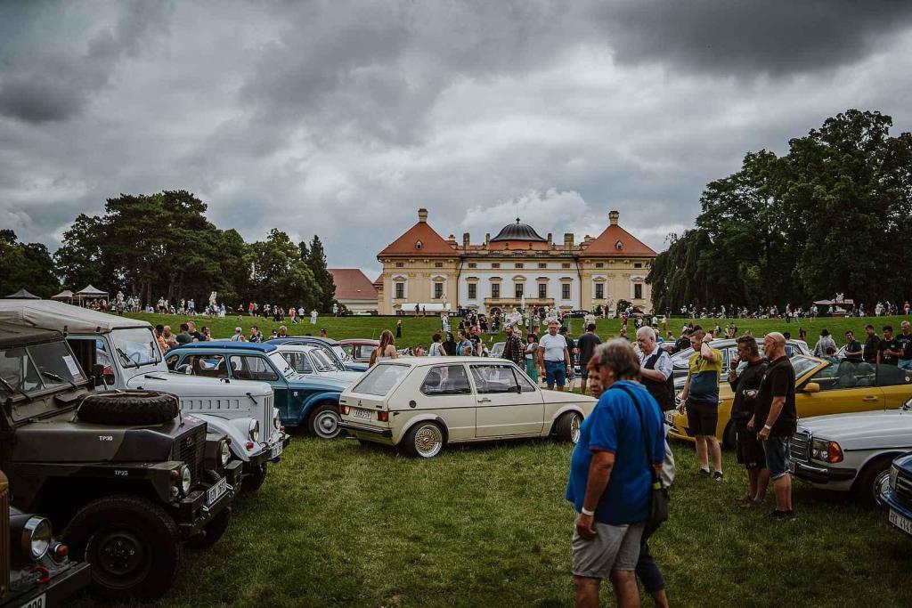 Veteranfest ve slavkovském zámeckém parku