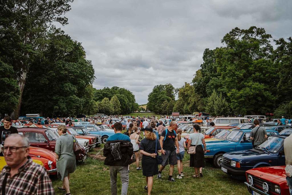 Veteranfest ve slavkovském zámeckém parku